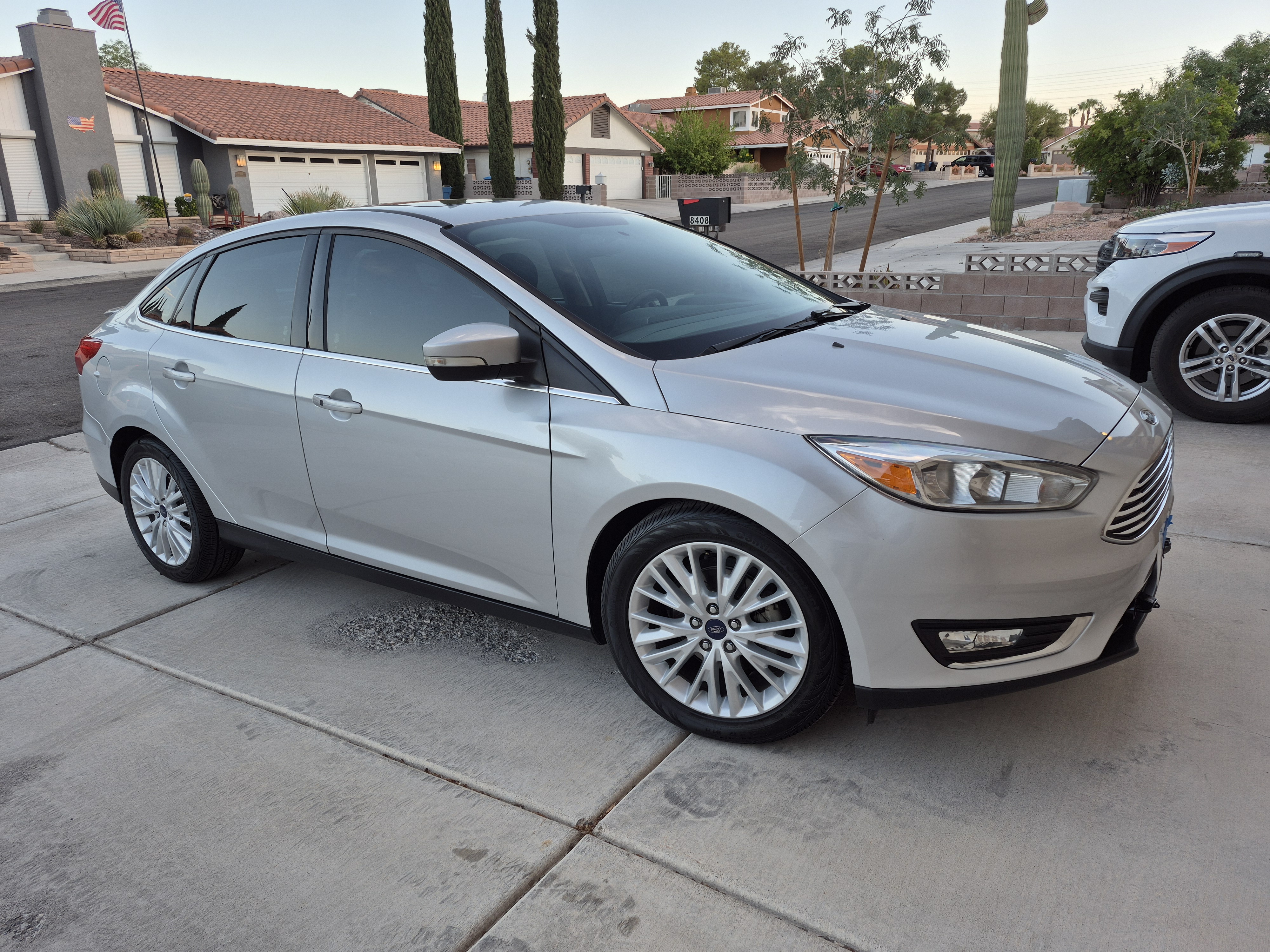 Used 2018 Ford Focus Titanium FWD image 6