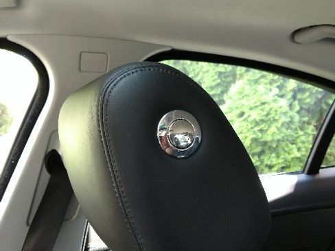 Used 2011 Jaguar XF Premium image 16