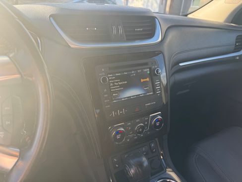 Used 2016 Chevrolet Traverse LT image 11