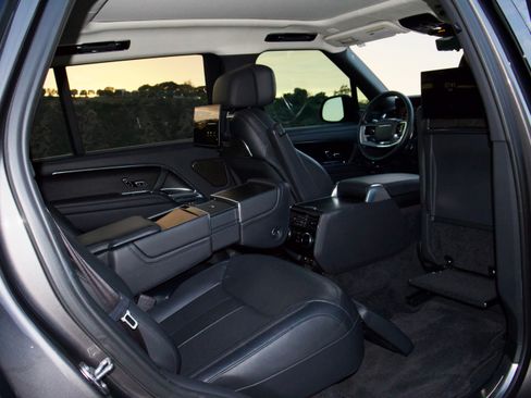 Used 2022 Land Rover Range Rover Long Wheelbase First Edition AWD/4WD image 21