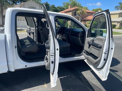 Used 2018 Ford F150 XLT AWD/4WD image 8