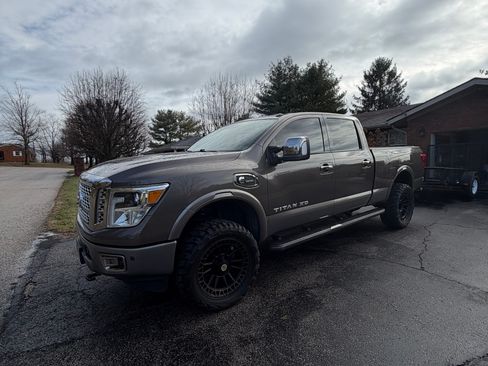 Used 2018 Nissan Titan Platinum Reserve w/ Platinum Utility Package image 4