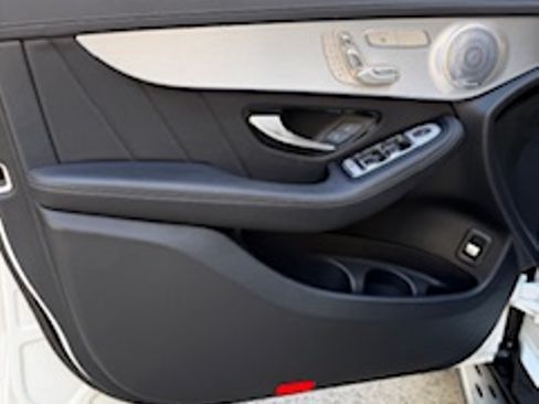 Used 2020 Mercedes-Benz GLC 300 4MATIC Coupe image 18