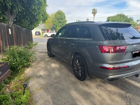 Used 2017 Audi Q7 3.0T Premium image 4