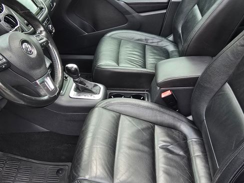 Used 2017 Volkswagen Tiguan Sport image 15