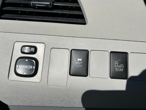 Used 2014 Toyota Sienna SE w/ SE Premium Package w/Entune image 18