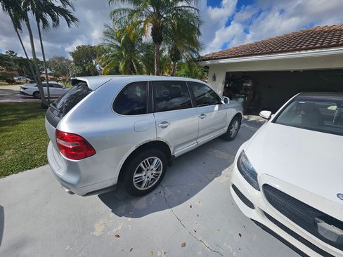Used 2008 Porsche Cayenne image 10