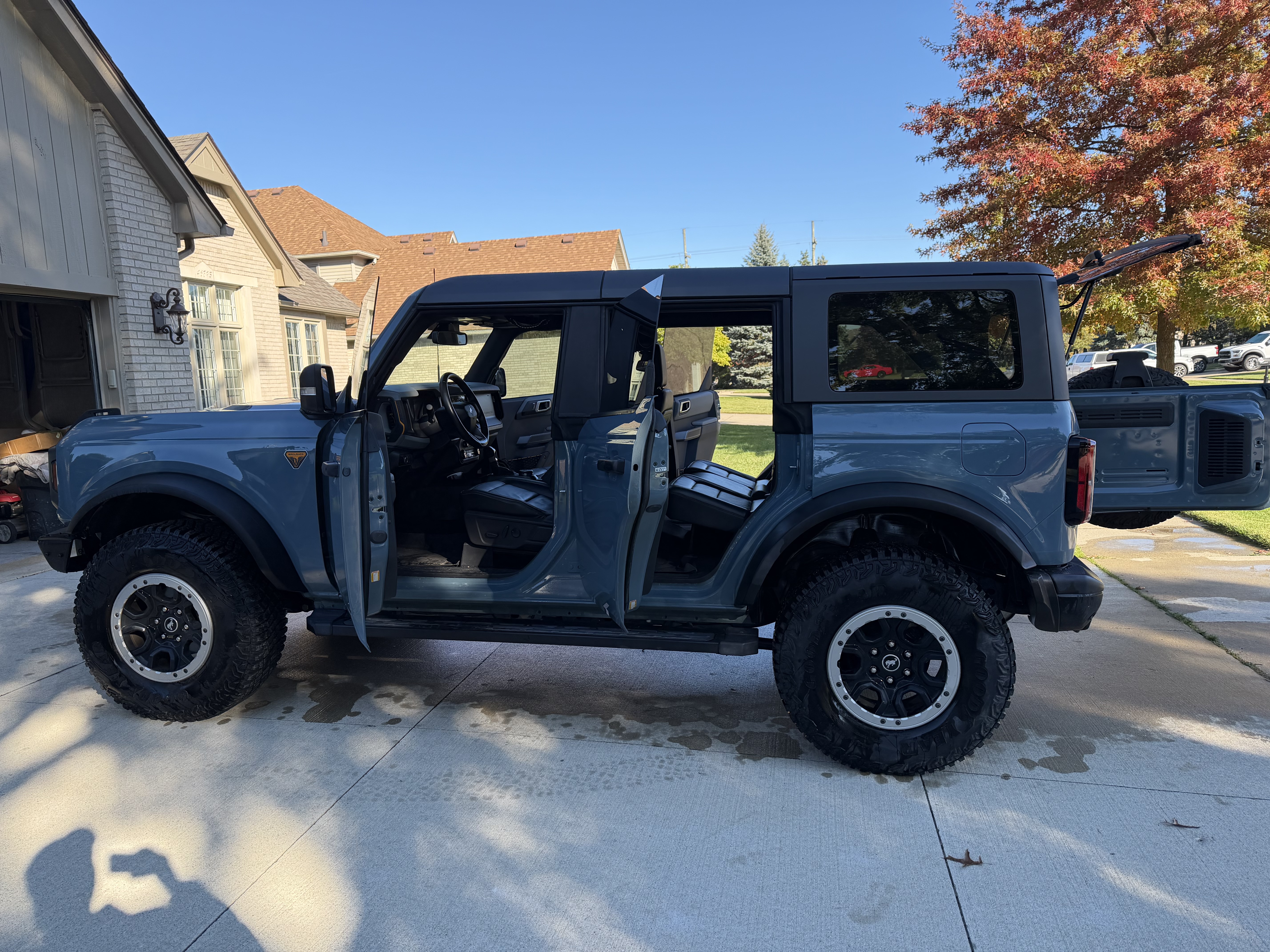 Used 2023 Ford Bronco Badlands w/ Sasquatch Package AWD/4WD image 19