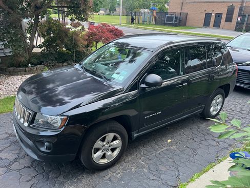 Used 2016 Jeep Compass Sport w/ Power Value Group FWD image 2