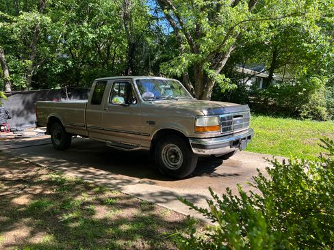 Used 1997 Ford F250 2WD SuperCab Heavy Duty image 2