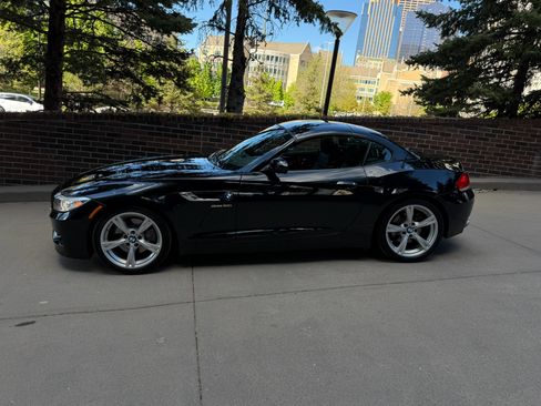Used 2016 BMW Z4 sDrive35i RWD image 2