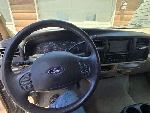 Used 2005 Ford Excursion Limited image 10