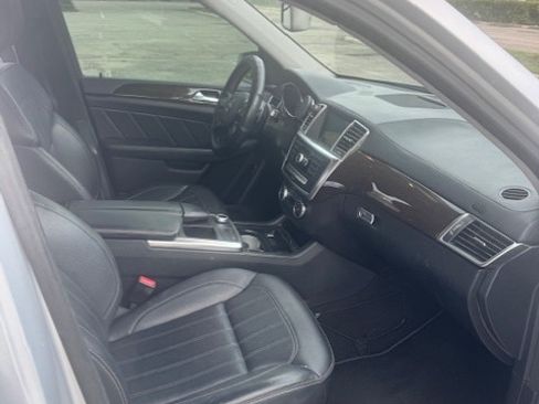 Used 2015 Mercedes-Benz GL 450 4MATIC image 11