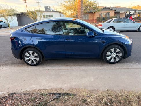 Used 2023 Tesla Model Y Long Range image 5