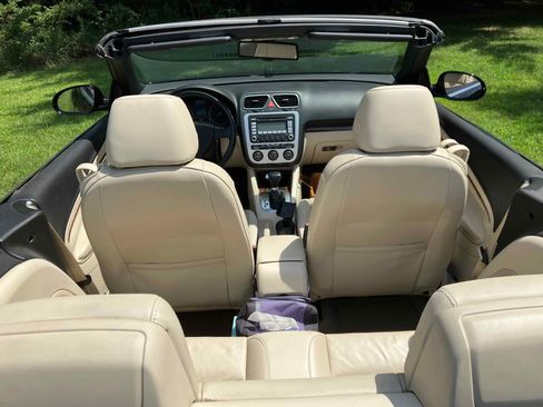 Used 2008 Volkswagen Eos Lux FWD image 9