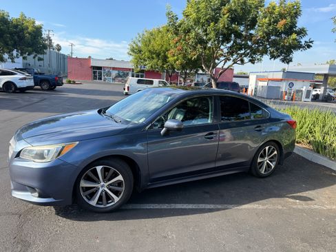 Used 2017 Subaru Legacy 2.5i Limited AWD/4WD image 2