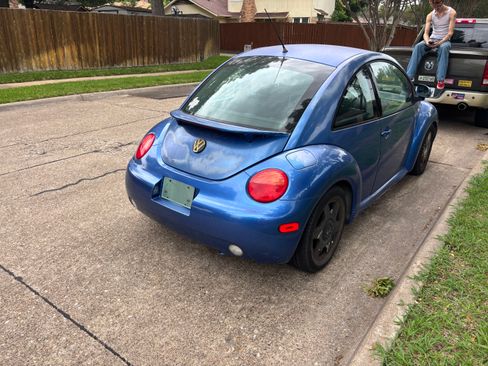 Used 1999 Volkswagen Beetle GLS FWD image 9