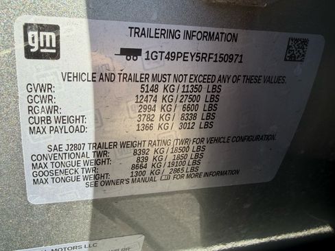 Used 2024 GMC Sierra 2500 AT4 w/ Technology Package image 13