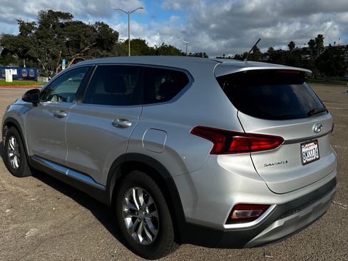 Used 2019 Hyundai Santa Fe SE image 5