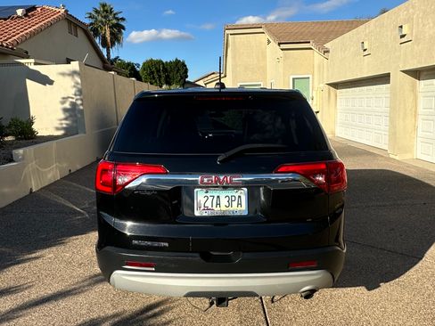 Used 2017 GMC Acadia SLE image 4
