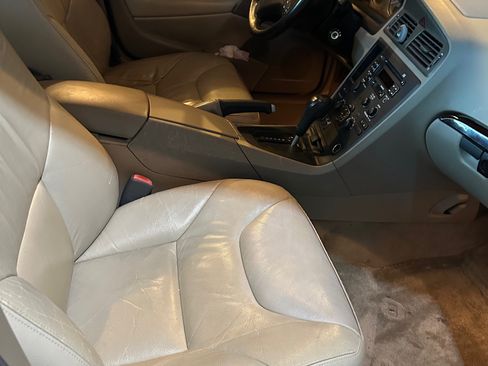 Used 2004 Volvo S60 2.4 FWD image 10
