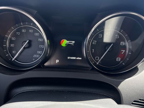 Used 2015 Jaguar F-TYPE R image 16