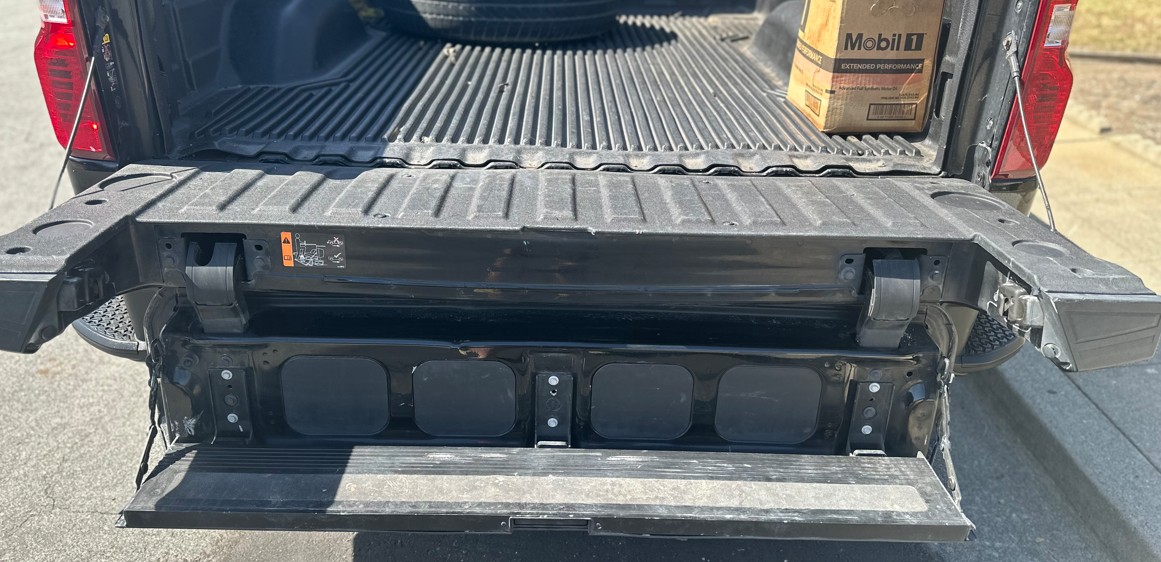 Used 2022 Chevrolet Silverado 2500 Custom w/ Custom Value Package AWD/4WD image 18