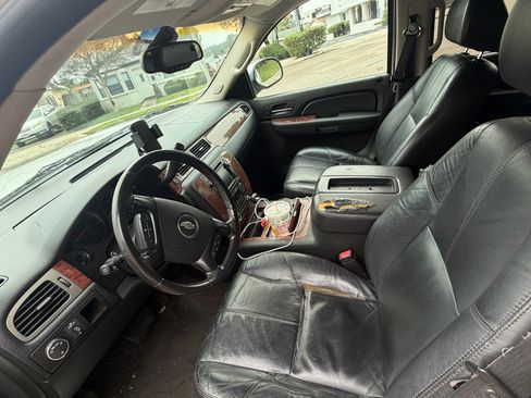 Used 2008 Chevrolet Suburban LTZ w/ LTZ Preferred Equipment Group image 11