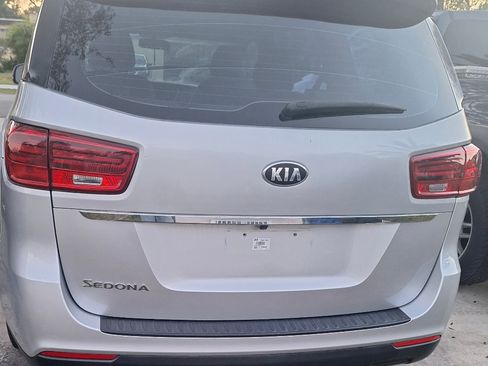 Used 2019 Kia Sedona L image 1