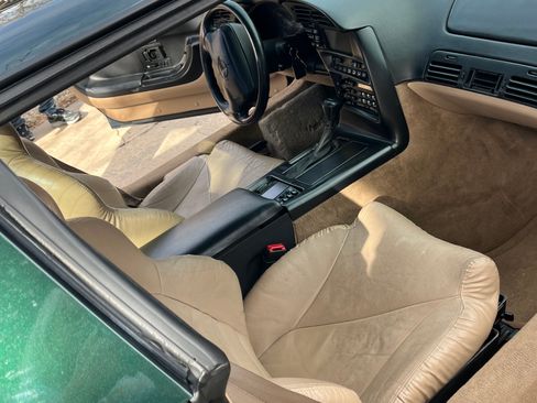 Used 1996 Chevrolet Corvette Coupe image 6