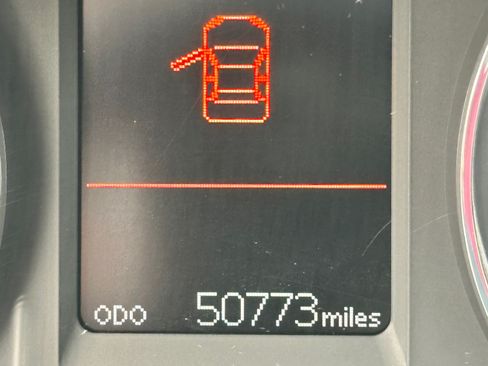 Used 2017 Toyota Corolla LE image 11