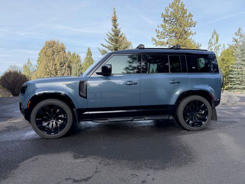 Used 2022 Land Rover Defender 110 X-Dynamic HSE image 2