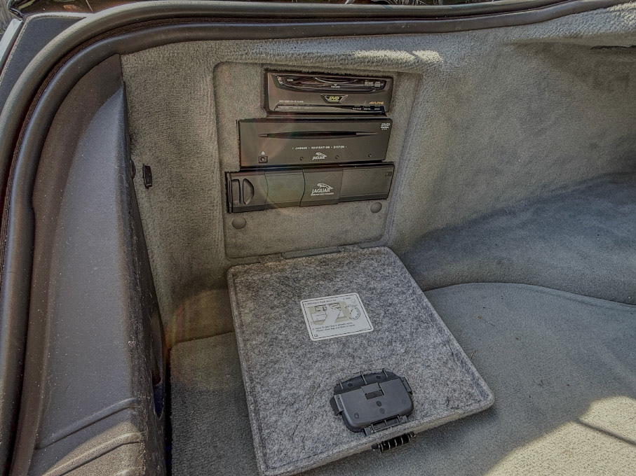 Used 2005 Jaguar XJ Vanden Plas RWD image 12