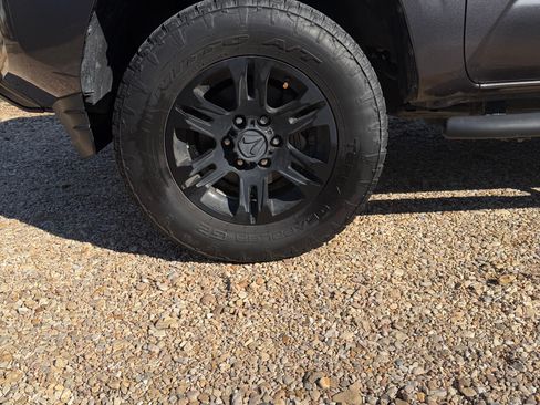 Used 2020 Toyota Tacoma SR image 14