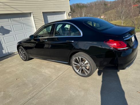 Used 2021 Mercedes-Benz C 300 4MATIC Sedan image 2
