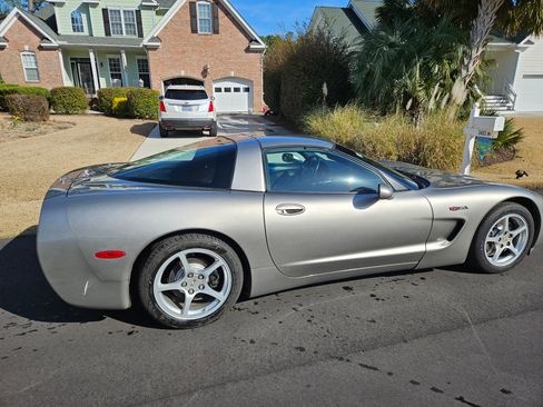 Used 1999 Chevrolet Corvette Coupe w/ Memory Pkg image 6