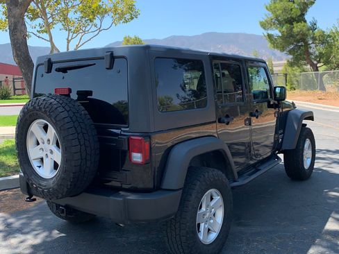 Used 2015 Jeep Wrangler Unlimited Sport w/ Quick Order Package 24S image 5