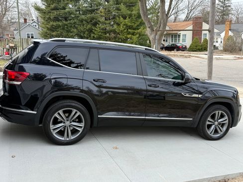 Used 2018 Volkswagen Atlas SEL w/ R-Line Package image 5