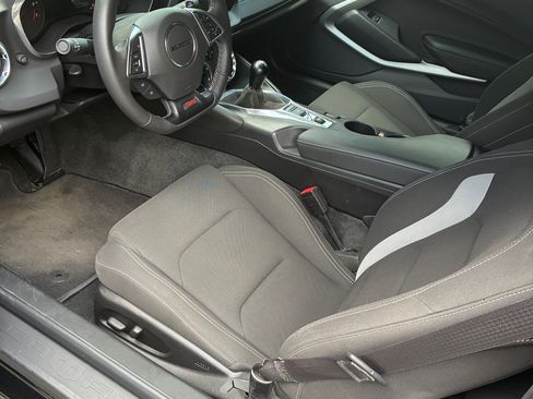 Used 2016 Chevrolet Camaro SS RWD image 5