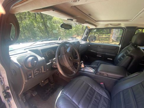 Used 2005 HUMMER H2 w/ Preferred Equipment Group image 6