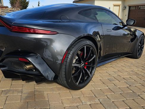 Used 2020 Aston Martin V8 Vantage Coupe 2D image 9