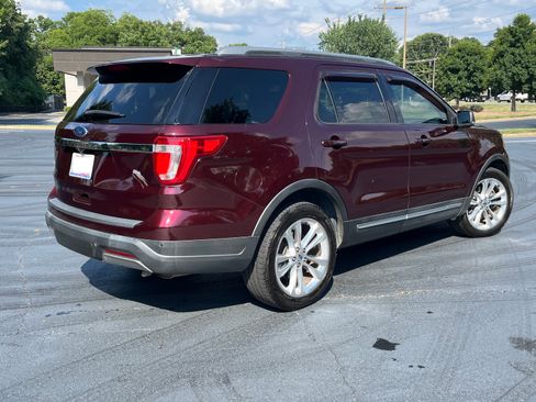 Used 2019 Ford Explorer XLT w/ Equipment Group 202A FWD image 8