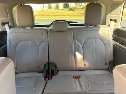 Used 2021 Ford Expedition Limited image 15