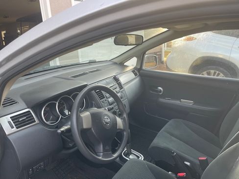 Used 2011 Nissan Versa 1.8 S image 8