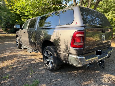 Used 2024 RAM 1500 Laramie AWD/4WD image 13