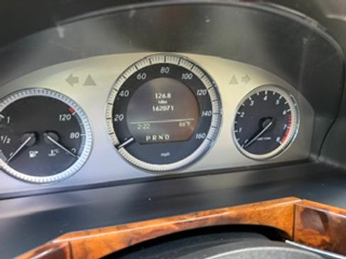 Used 2010 Mercedes-Benz GLK 350 2WD image 17
