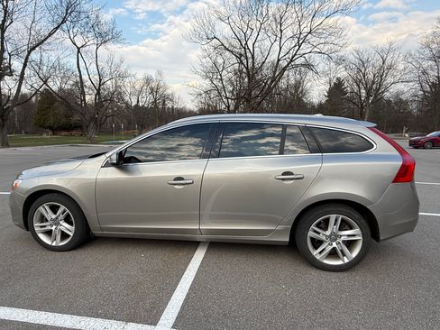 Used 2015 Volvo V60 T5 Premier Plus image 4