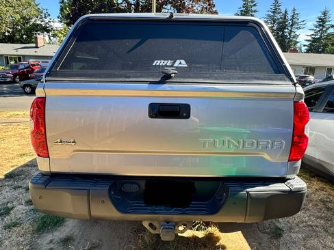Used 2016 Toyota Tundra Limited w/ Limited Premium Package AWD/4WD image 9