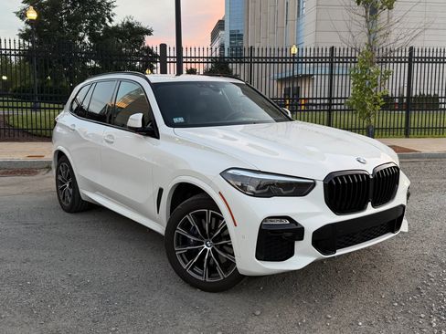 Used 2021 BMW X5 xDrive40i w/ M Sport Package AWD/4WD image 1