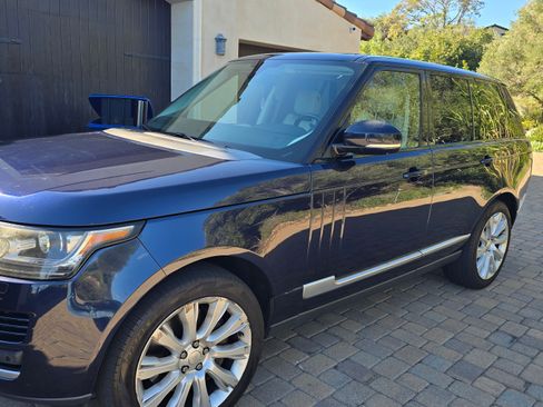 Used 2014 Land Rover Range Rover Supercharged image 2